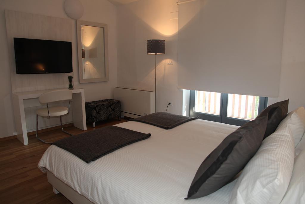 Boutique Hotel Dvor 도브로보 객실 사진
