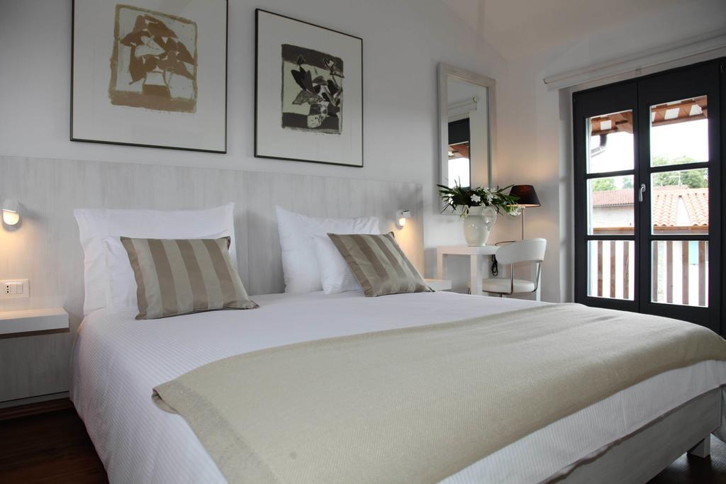 Boutique Hotel Dvor 도브로보 객실 사진