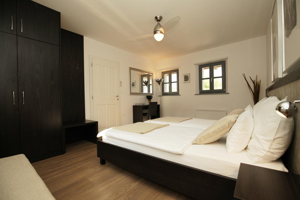 Boutique Hotel Dvor 도브로보 외부 사진