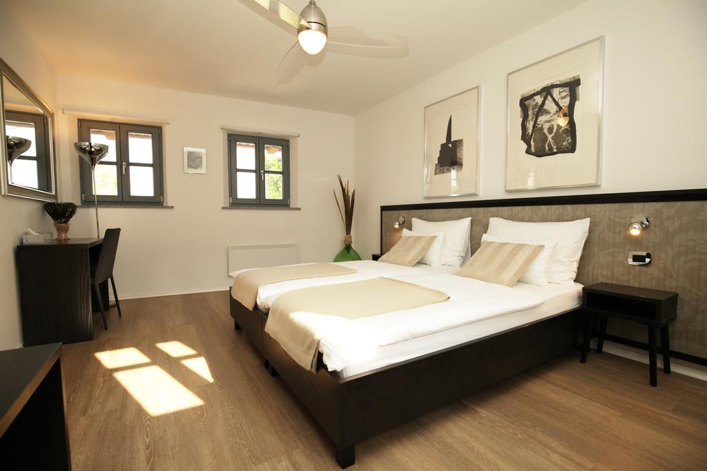 Boutique Hotel Dvor 도브로보 외부 사진